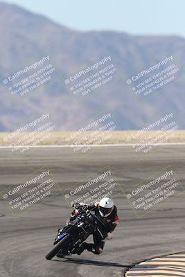 media/Oct-30-2025-Racers Edge (Thu) [[dabbdaf680]]/3-B Group/Session 2 (Bowl Exit)/